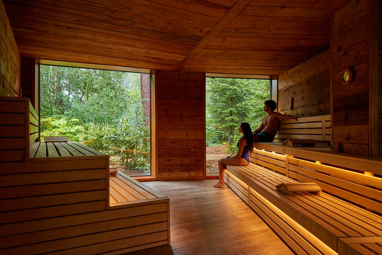Video showing the Aqua Sana Forest Spa.