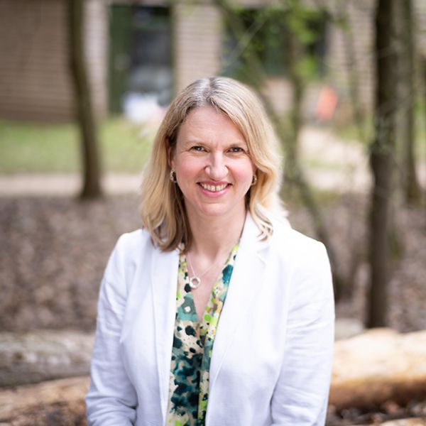 Cathryn Petchey headshot