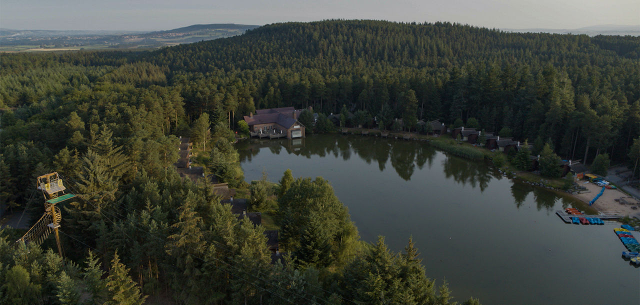 Center Parcs Treehouses — interior and exterior view 8