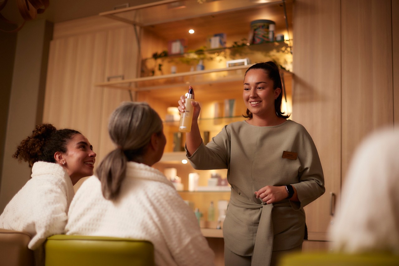 Spa wellbeing session room spray