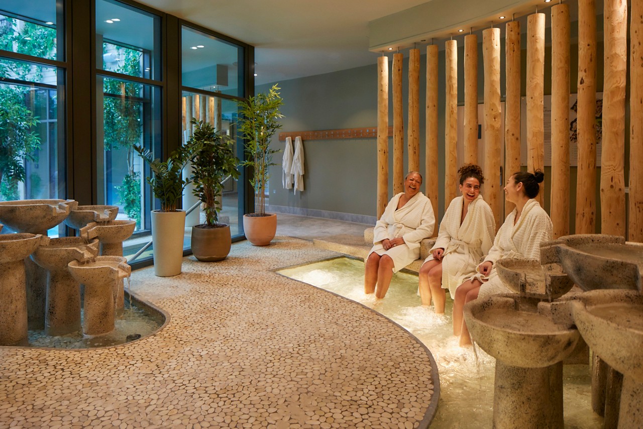 women at sole therapy