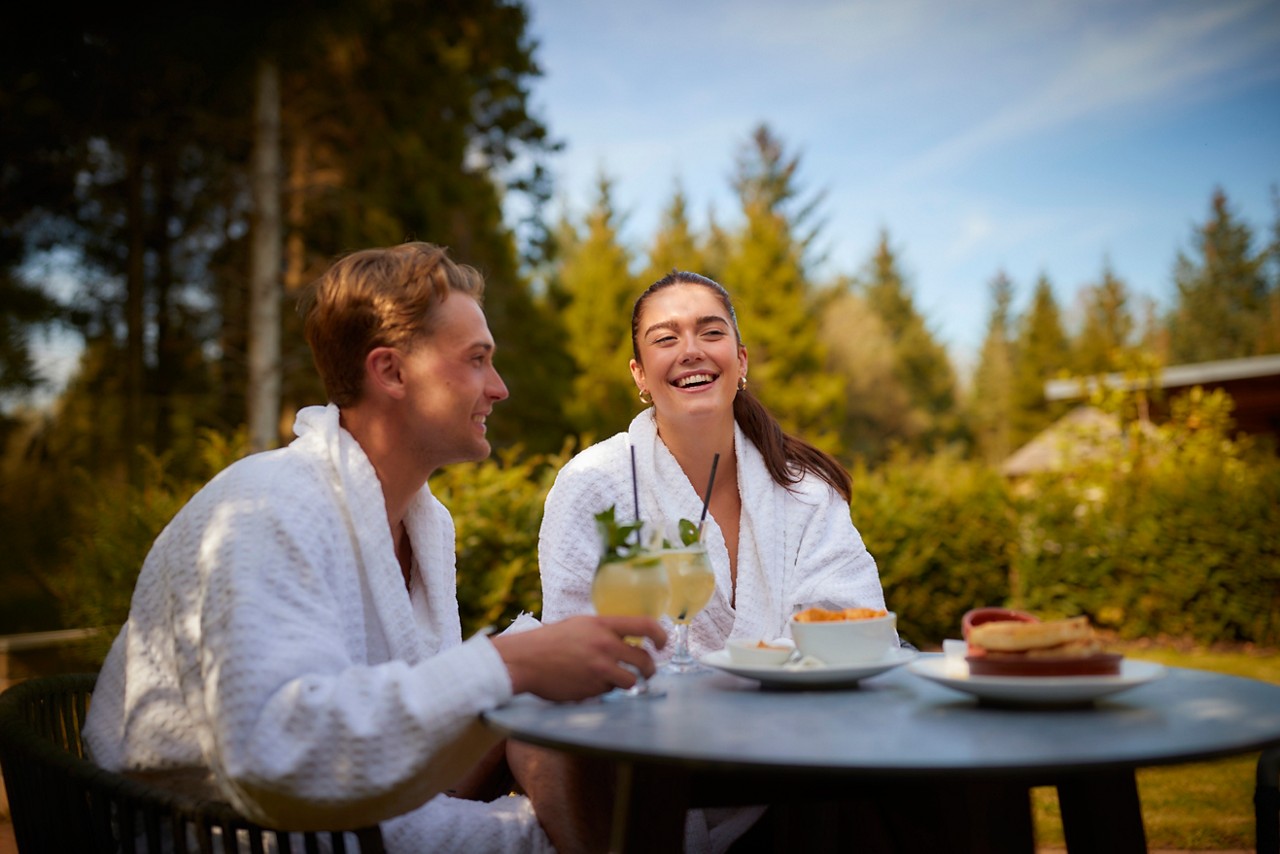 couple enjoying lunch outside 